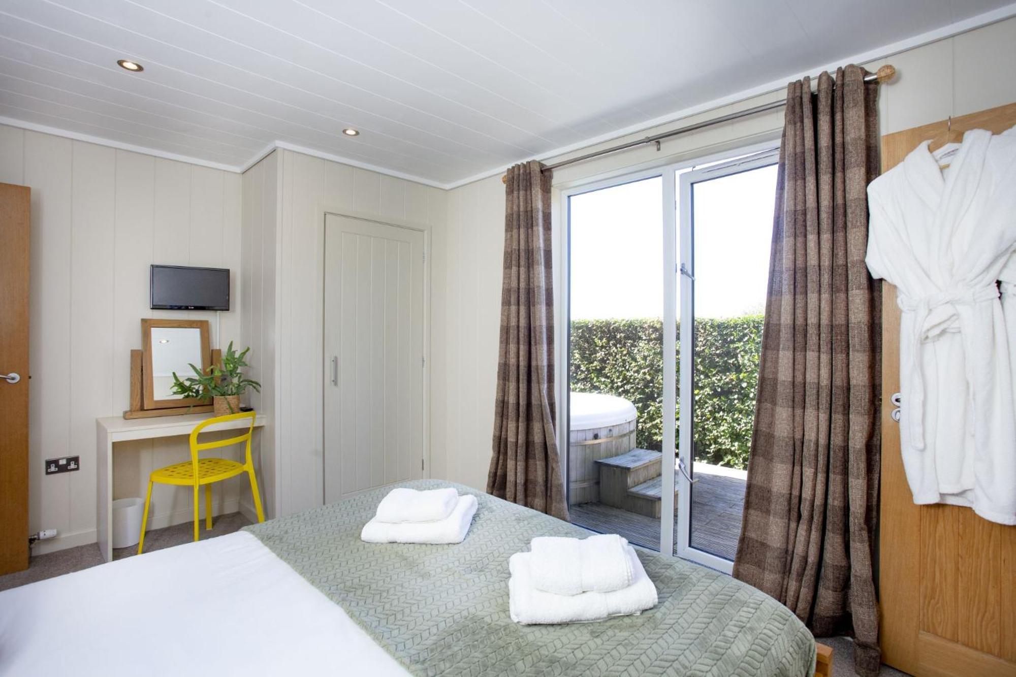 Whileaway Lodge, Strawberryfield Park Cheddar Bagian luar foto